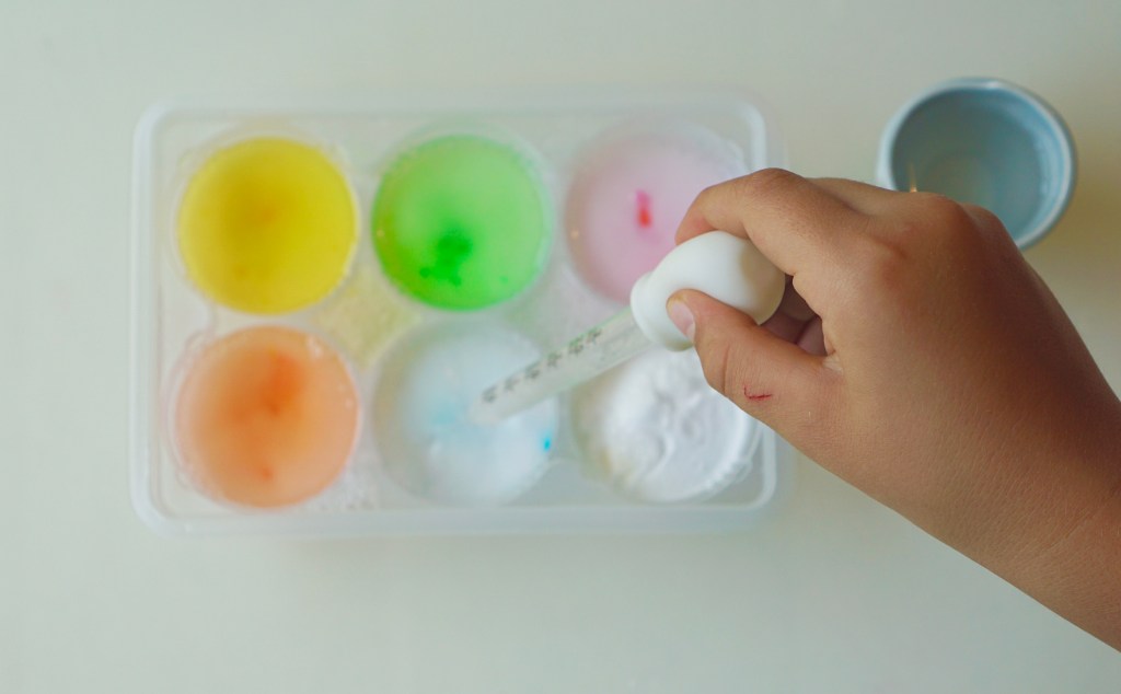 Magia de Colores con bicarbonato y&nbsp;vinagre